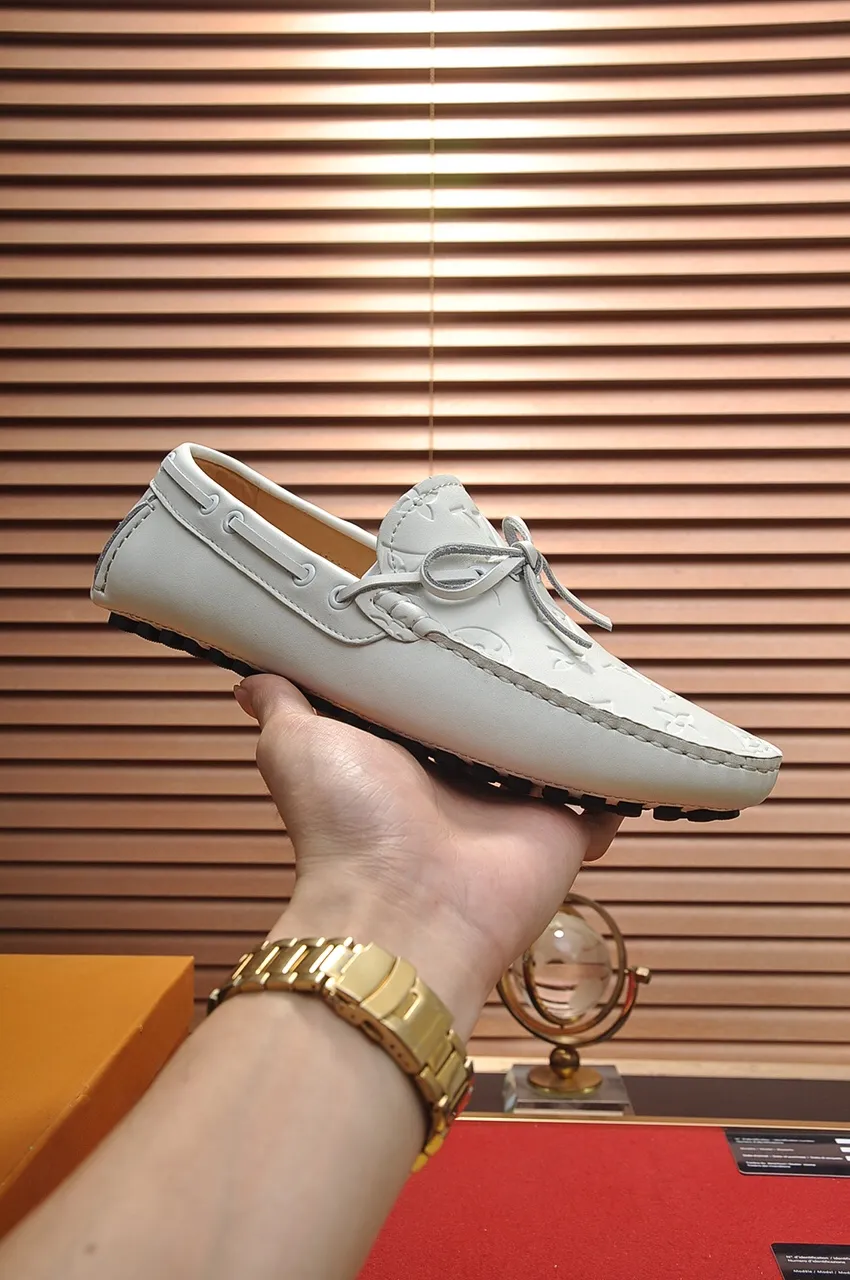 Men's men's shoes 💰420💶 [LV Doudou shoes] (water-dyed cowhide lining) new model is on the market, available on the official website. The new Doudou shoes are processed into single-color materials, and the uppers are made of imported cowhide material. The body of the shoe is fully hemmed with mark thread, and is lined with imported original cowhide leather. The elegant shoe shape is super suitable for all-matching, and the size is 38-44.
